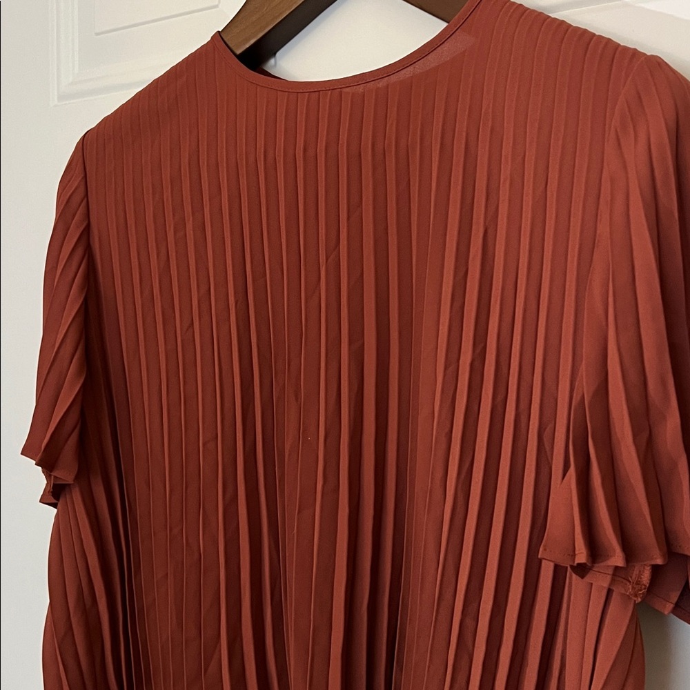 Elegant Rose Pleated Women's Top